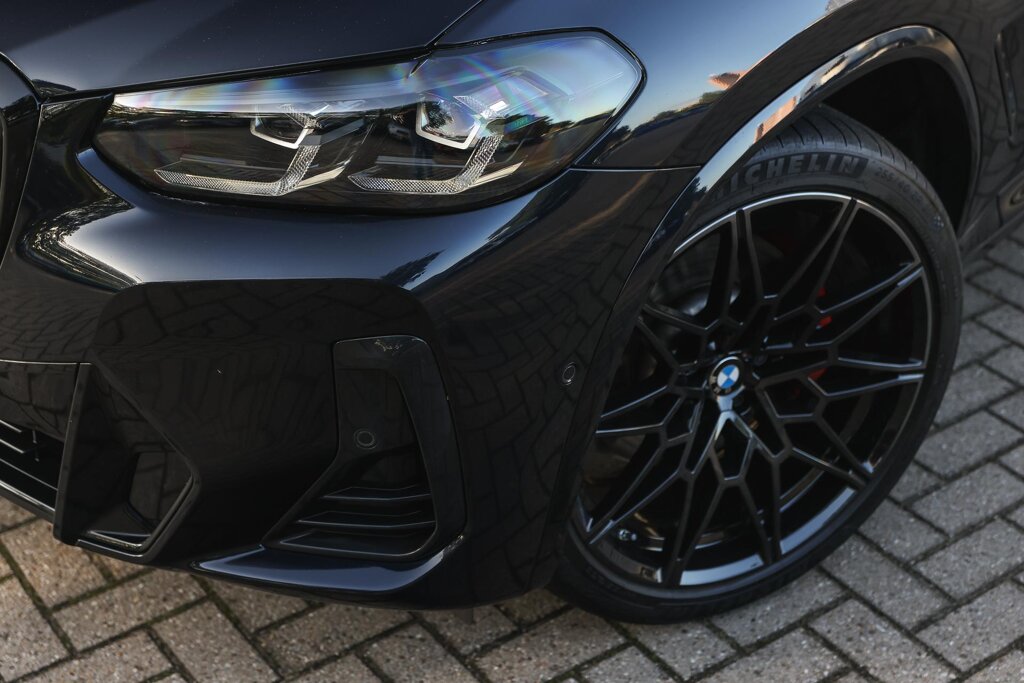 BMW iX3 34