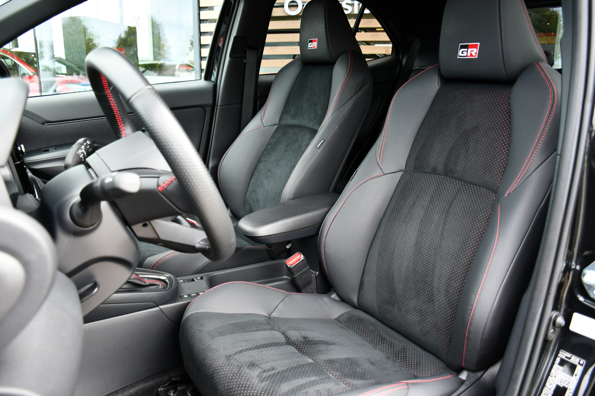 Toyota Yaris Cross 1.5 Hybrid 130 GR SPORT automaat 130pk - Afbeelding 2