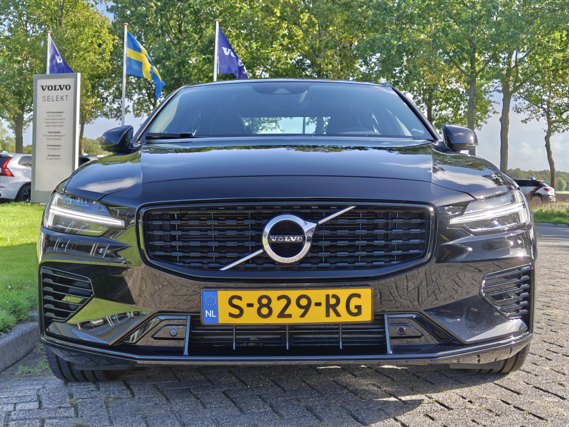 Volvo S60 T6 350PK AWD Recharge Plus Dark - Afbeelding 2
