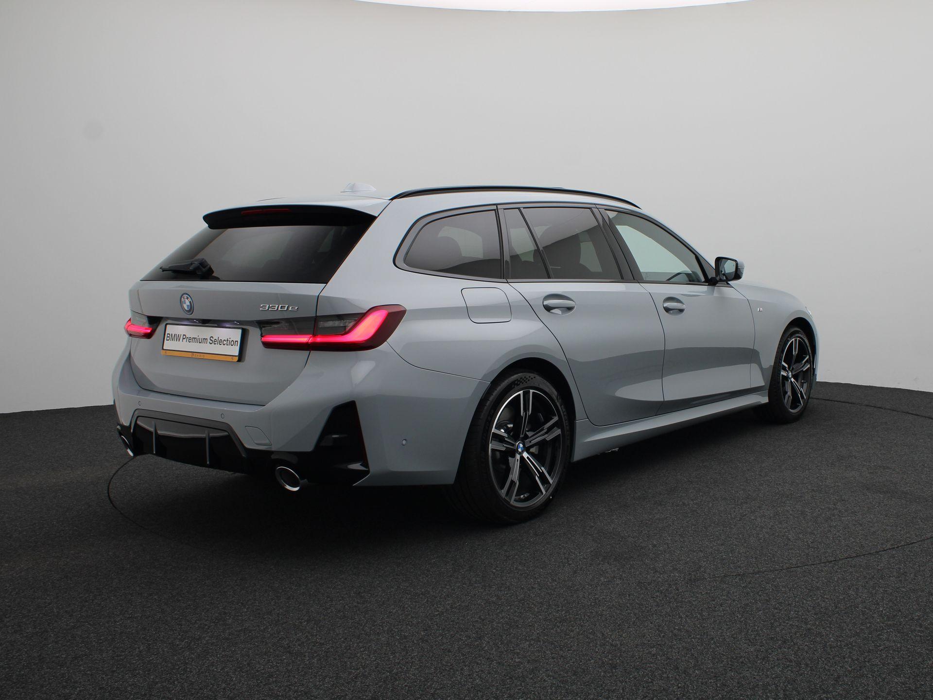 BMW 3 Serie Touring 330e - Afbeelding 2