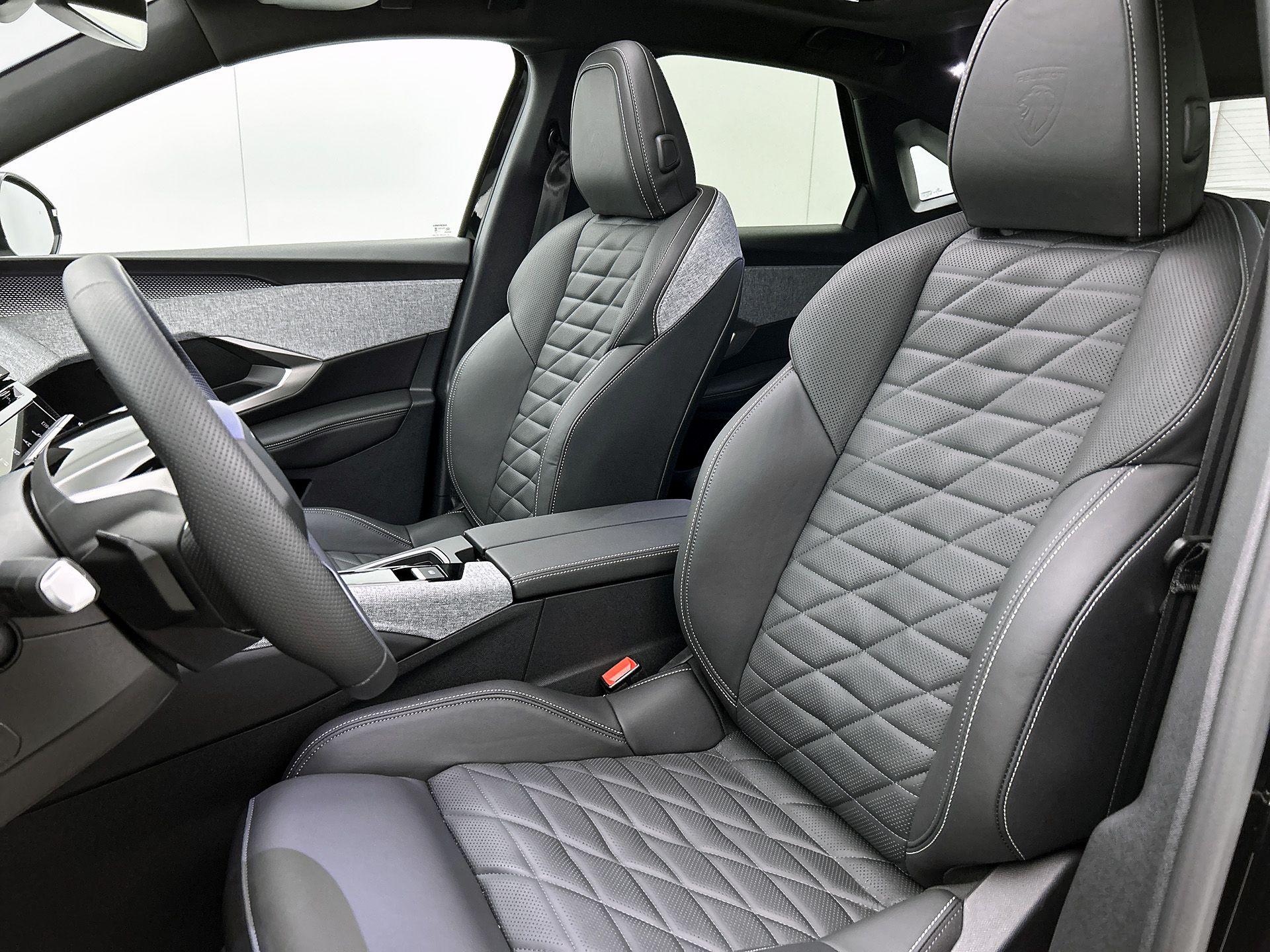 Peugeot e-3008