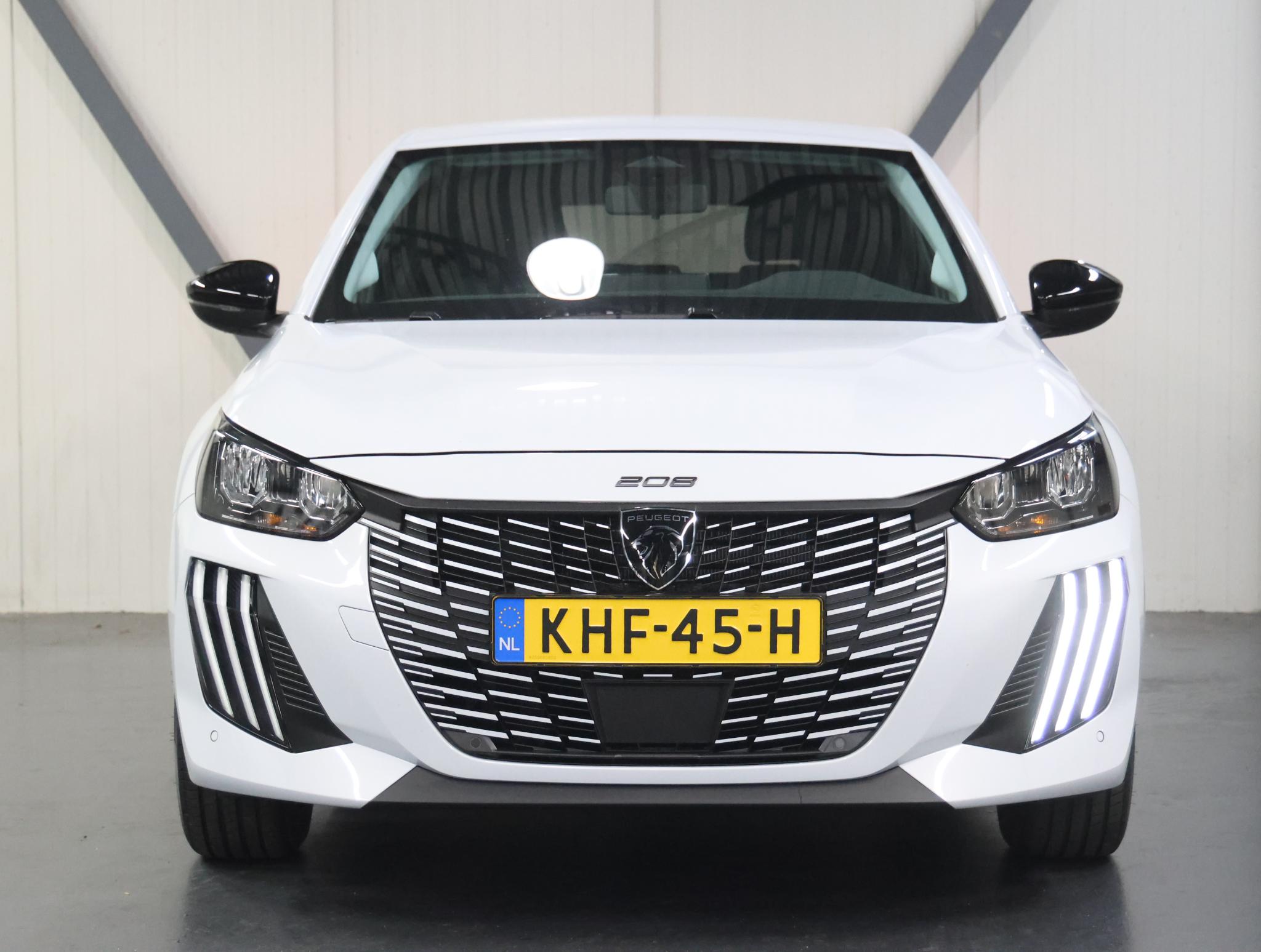 Peugeot e-208