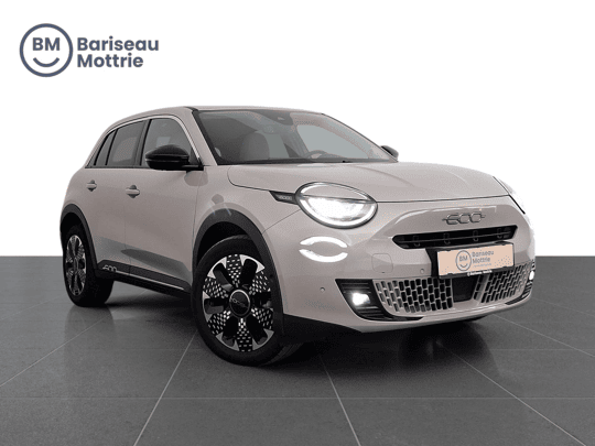 Fiat 600 LA PRIMA HYBRID AUTOMAAT *LEDER*DAB*GPS*CARPLAY*CAMERA SENSOREN*ZETELVERWARMING*