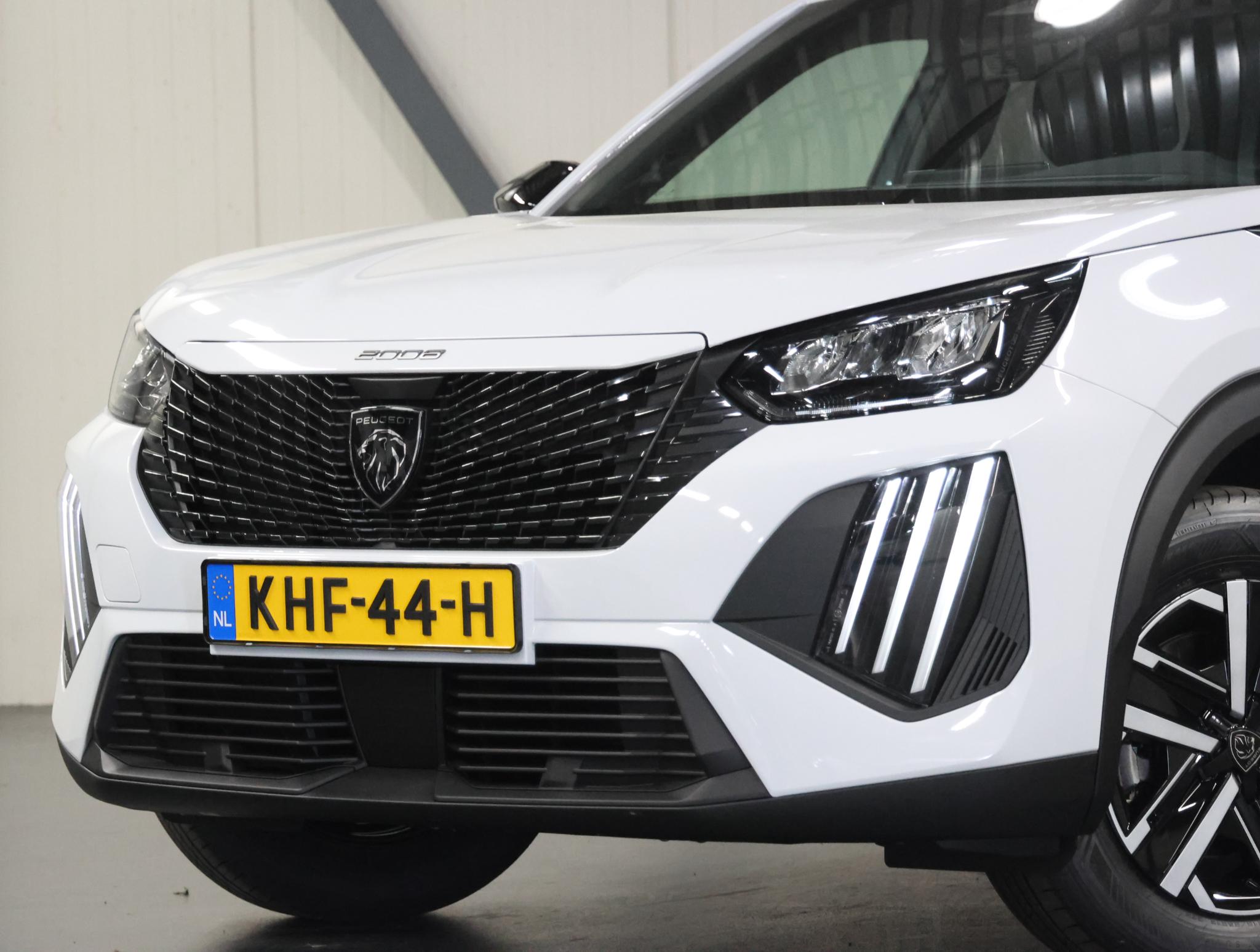 Peugeot e-2008