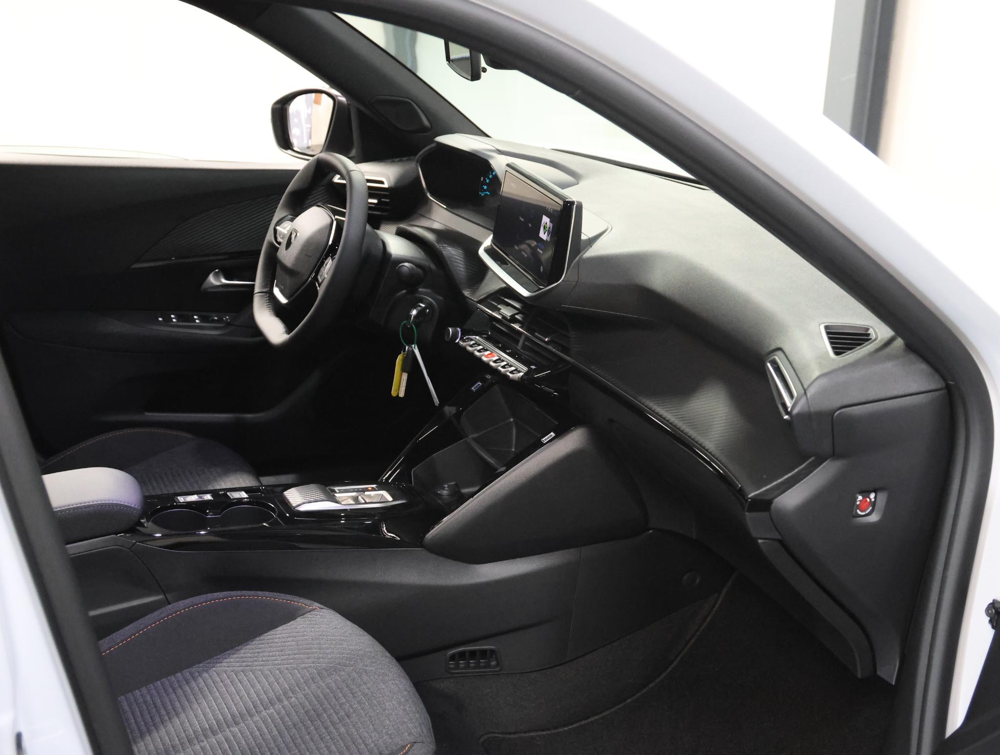 Peugeot e-2008