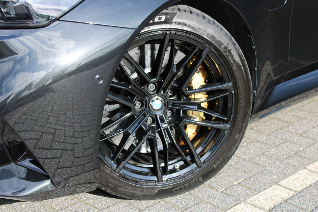 BMW M5 4