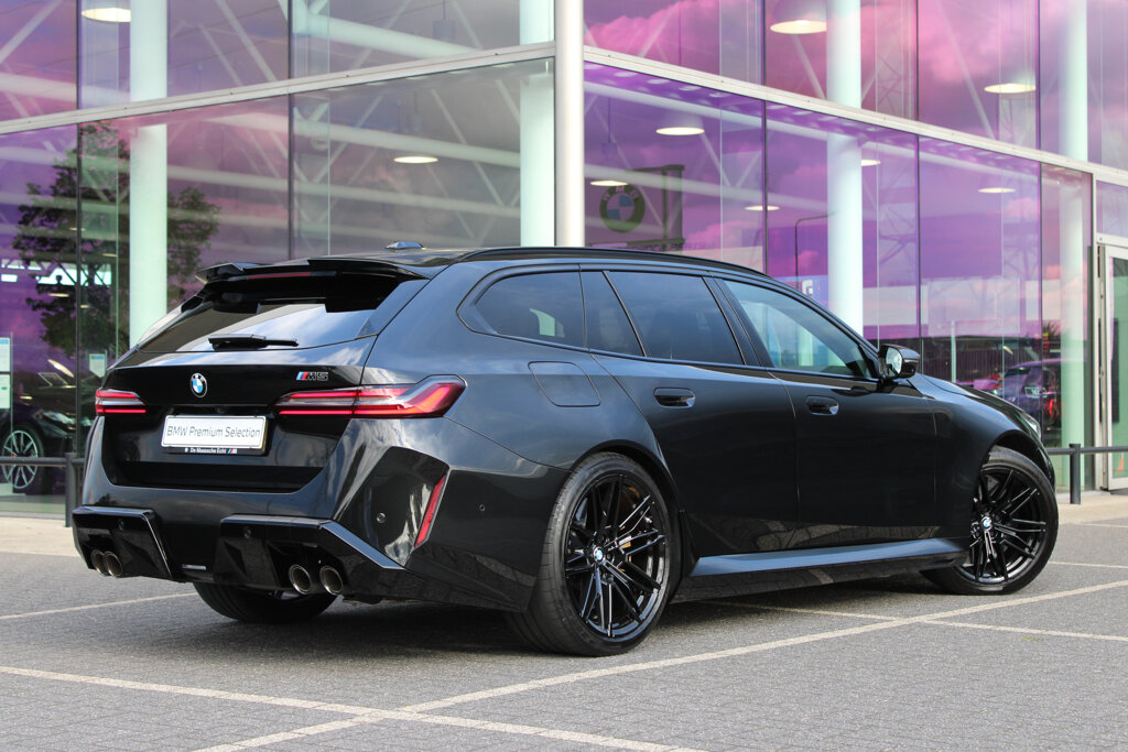 BMW M5 32