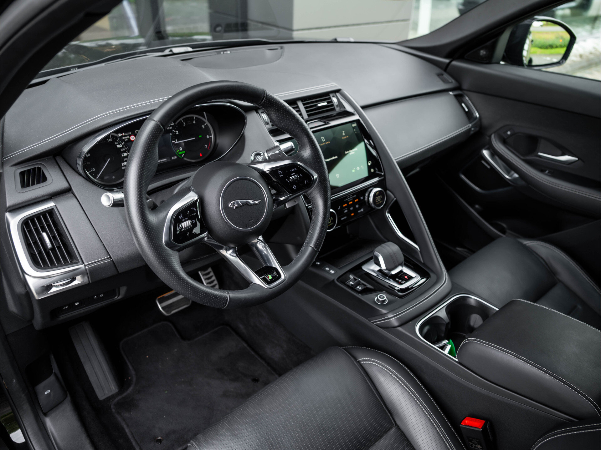 Jaguar E-PACE 1.5 P300e AWD R-Dynamic HSE - Afbeelding 3