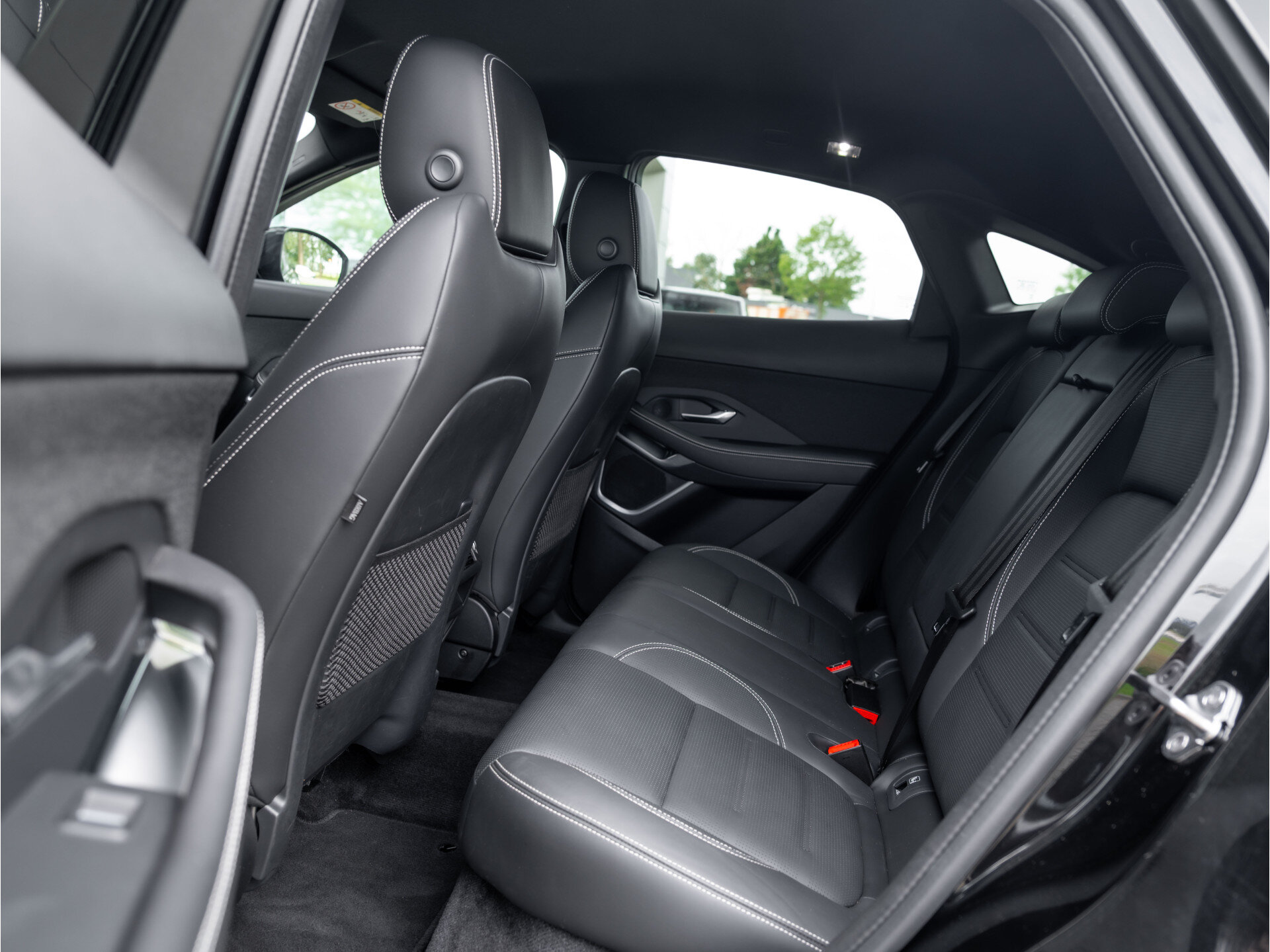 Jaguar E-PACE 1.5 P300e AWD R-Dynamic HSE - Afbeelding 5