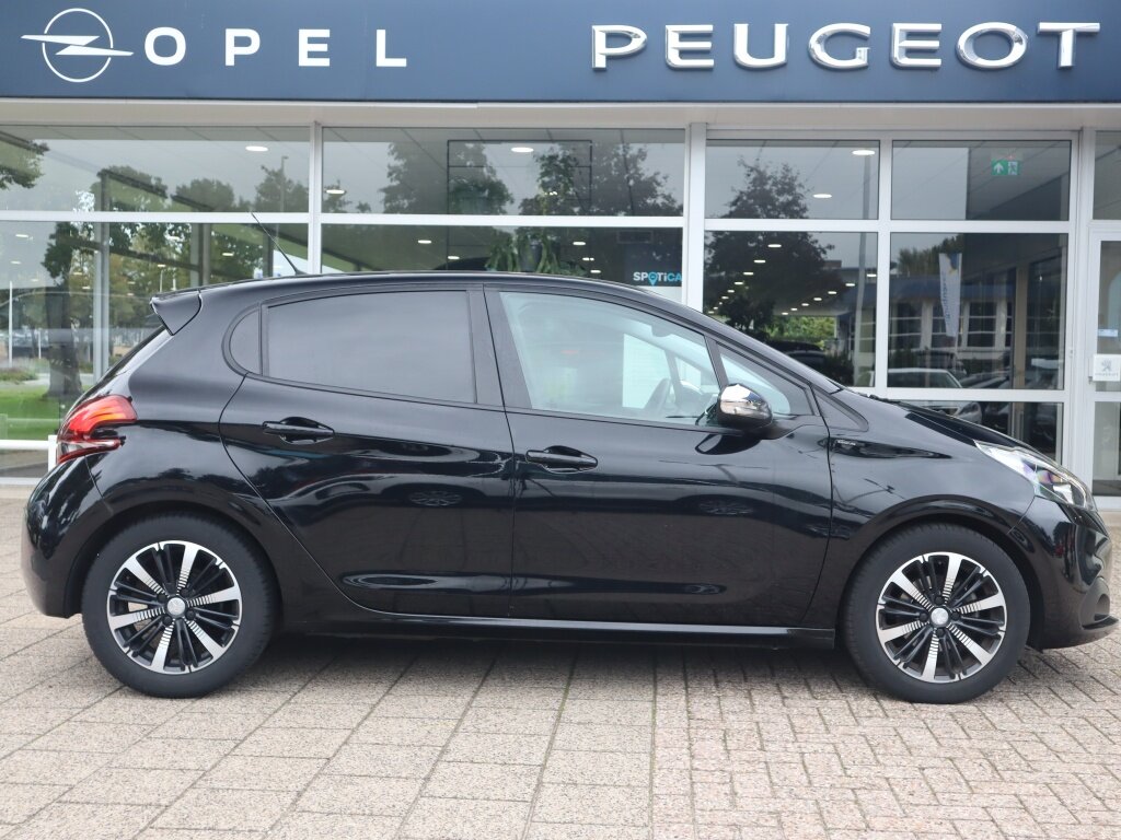 Peugeot 208 Signature PureTech 82pk, Rijklaarprijs, Navigatie Climate control CuiseControl AppleCarplay AndroidAuto - Afbeelding 3
