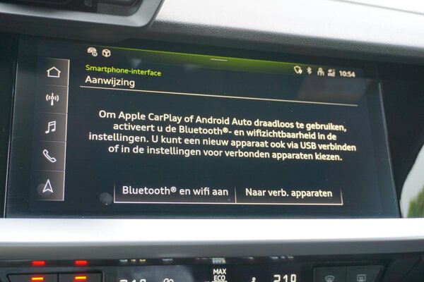 Apple Carplay/Android Auto Apple Carplay/Android Auto