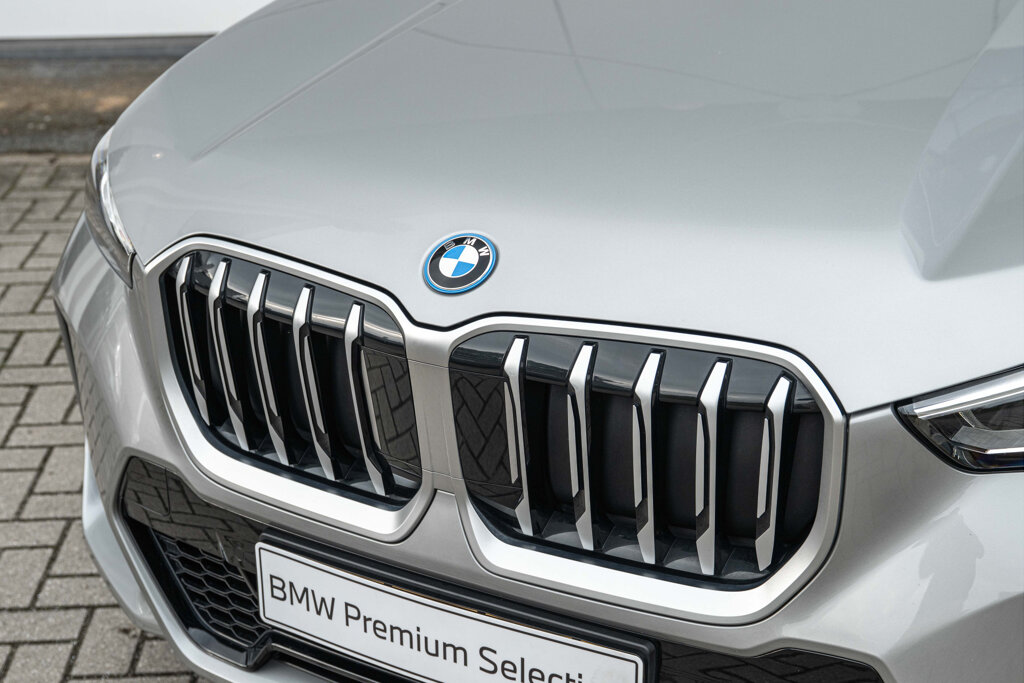 BMW X1 8