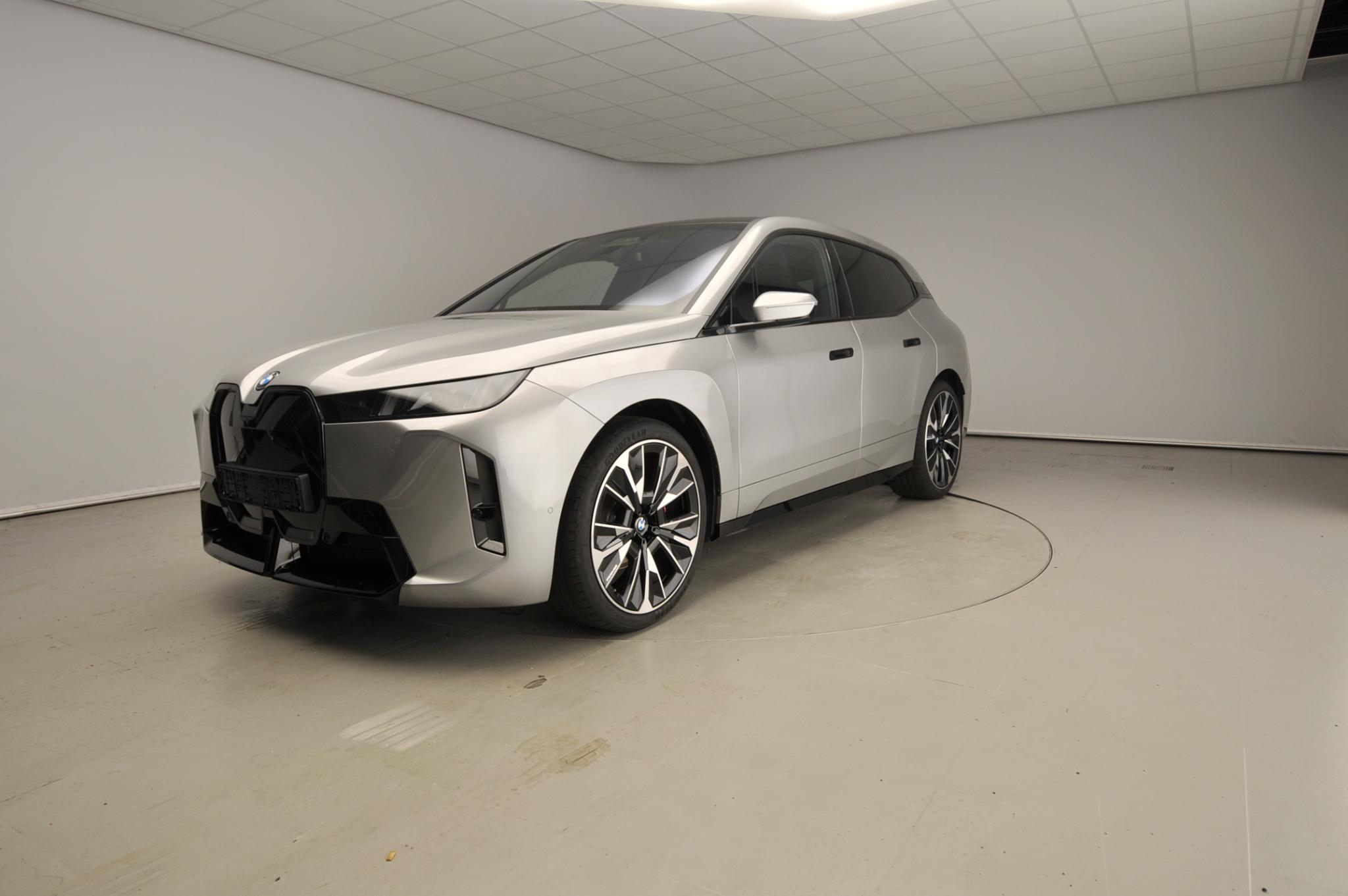 BMW iX xDrive45