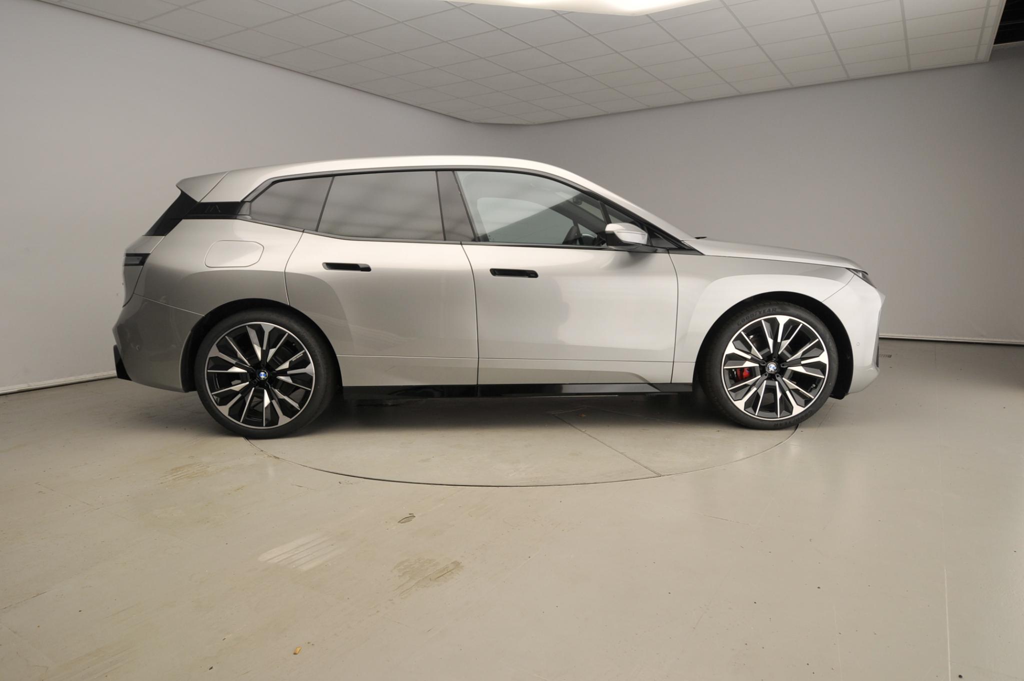 BMW iX xDrive45 - Afbeelding 4