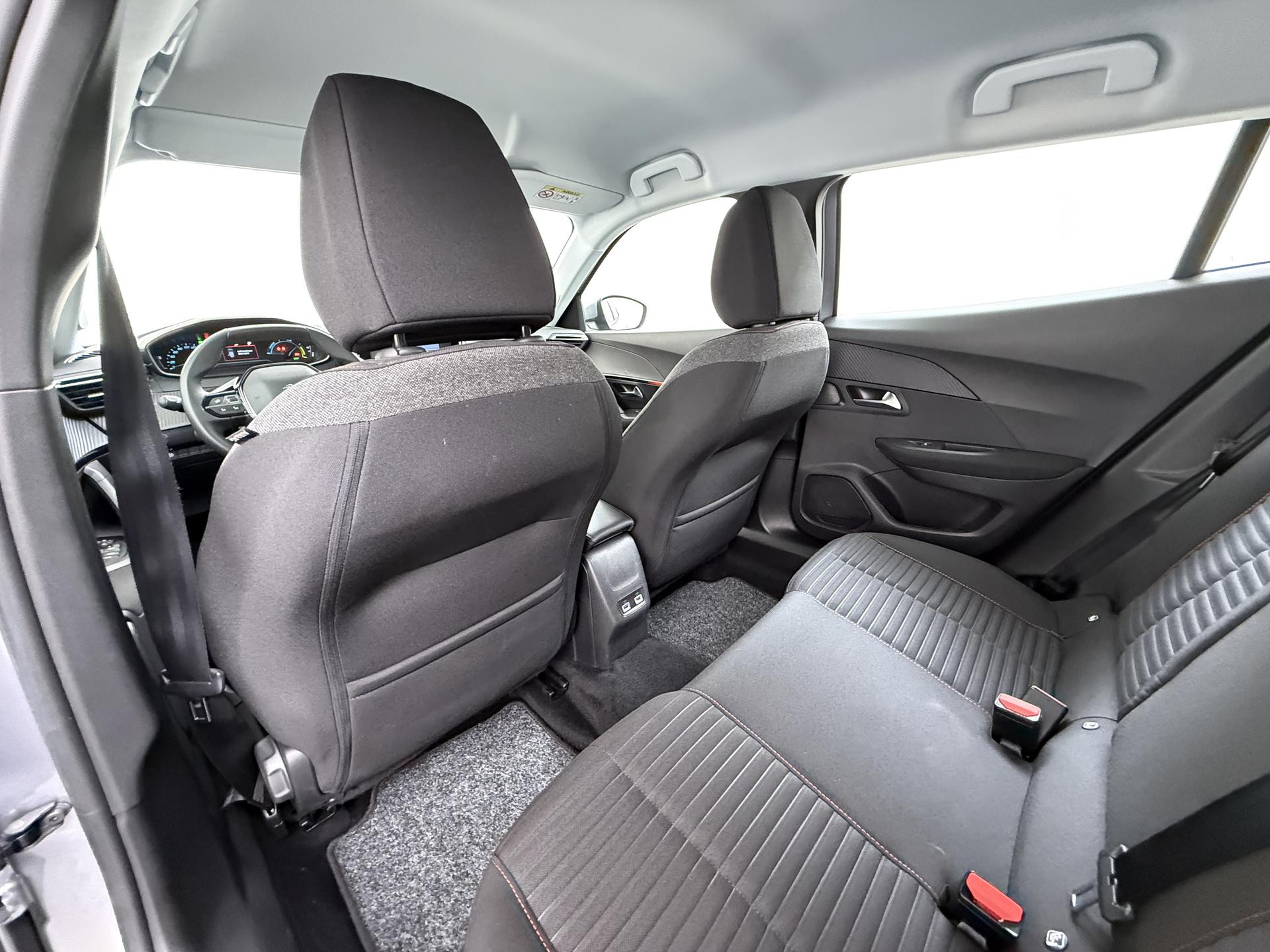 Peugeot e-2008