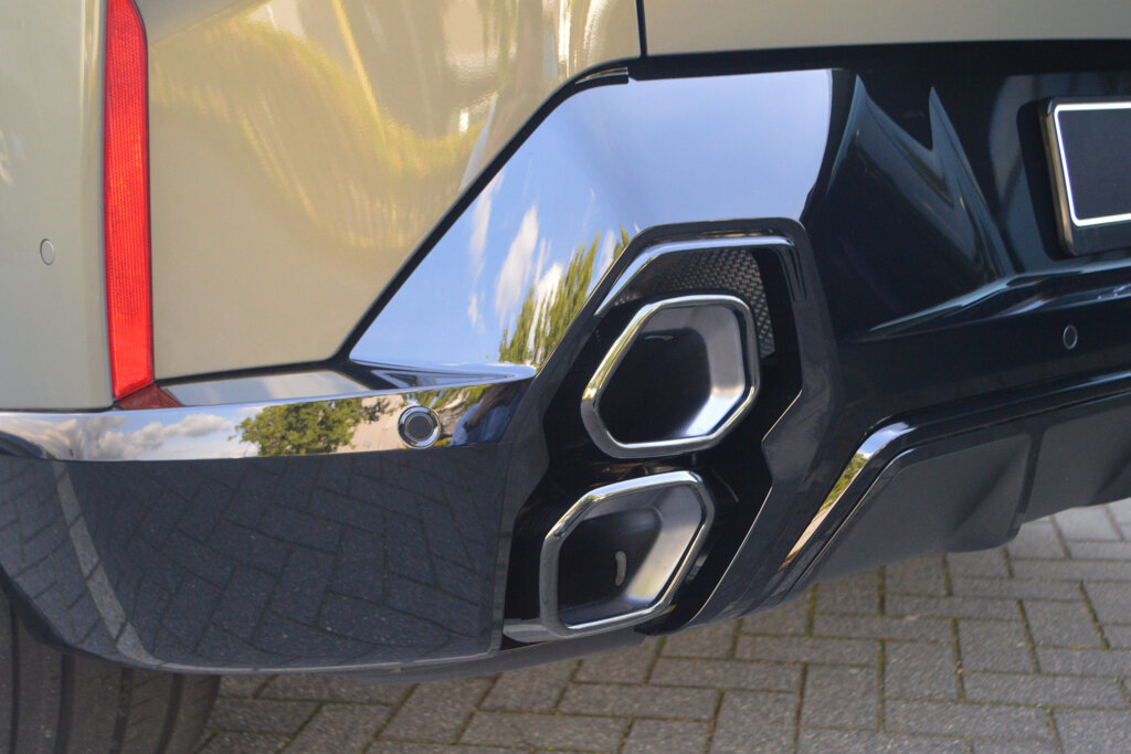 BMW XM 17