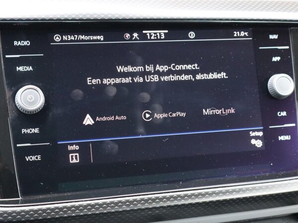 Apple Carplay/Android Auto Apple Carplay/Android Auto