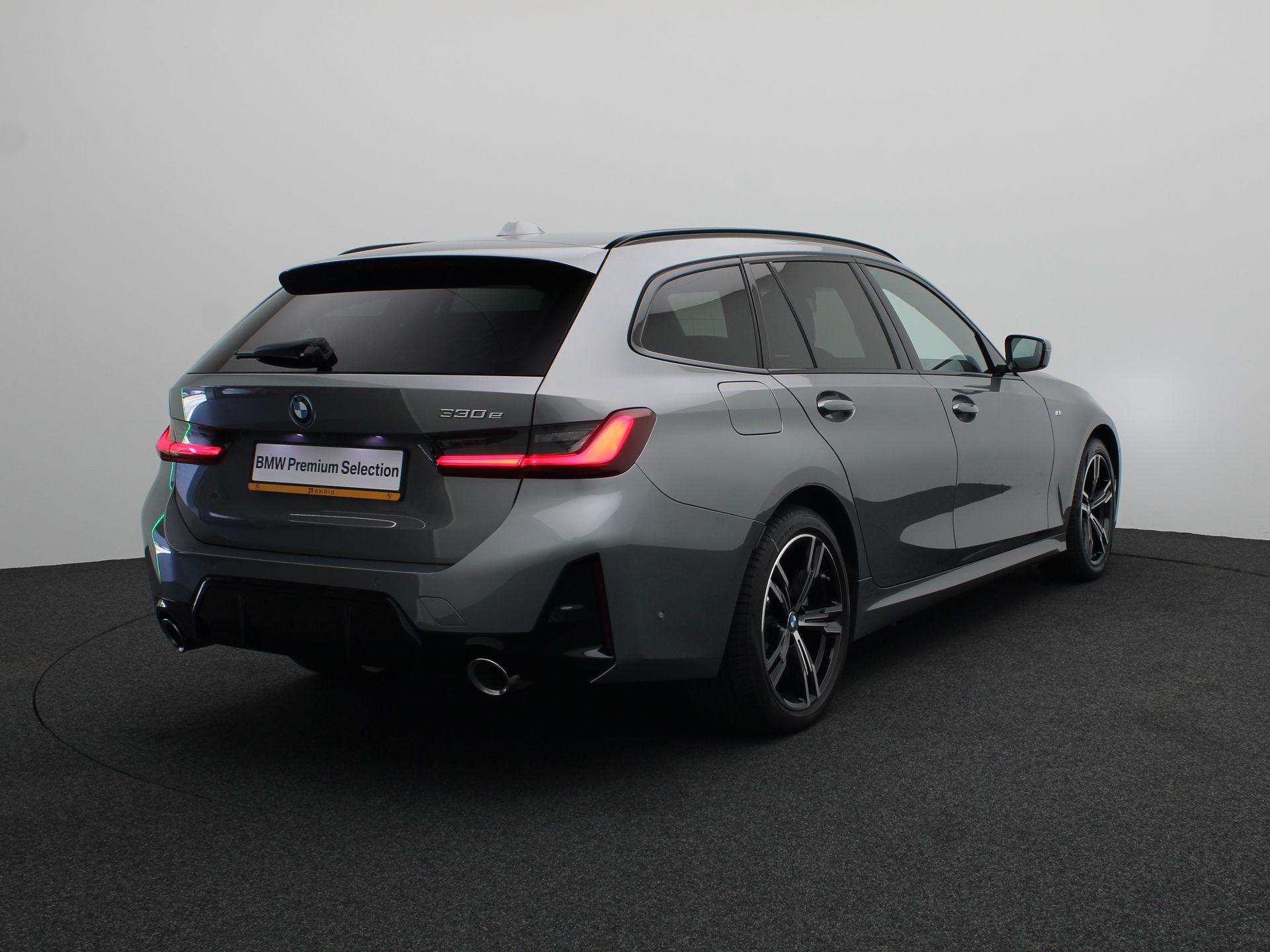 BMW 3 Serie Touring 330e - Afbeelding 2
