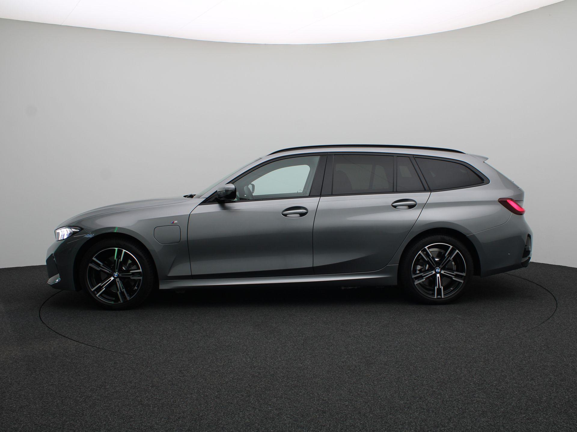 BMW 3 Serie Touring 330e - Afbeelding 4