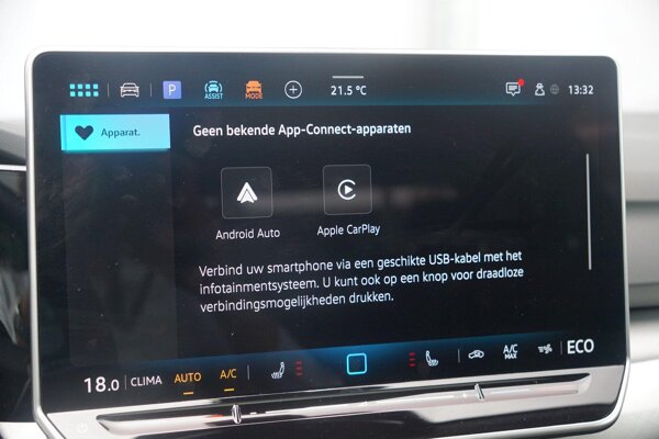 Apple Carplay/Android Auto Apple Carplay/Android Auto