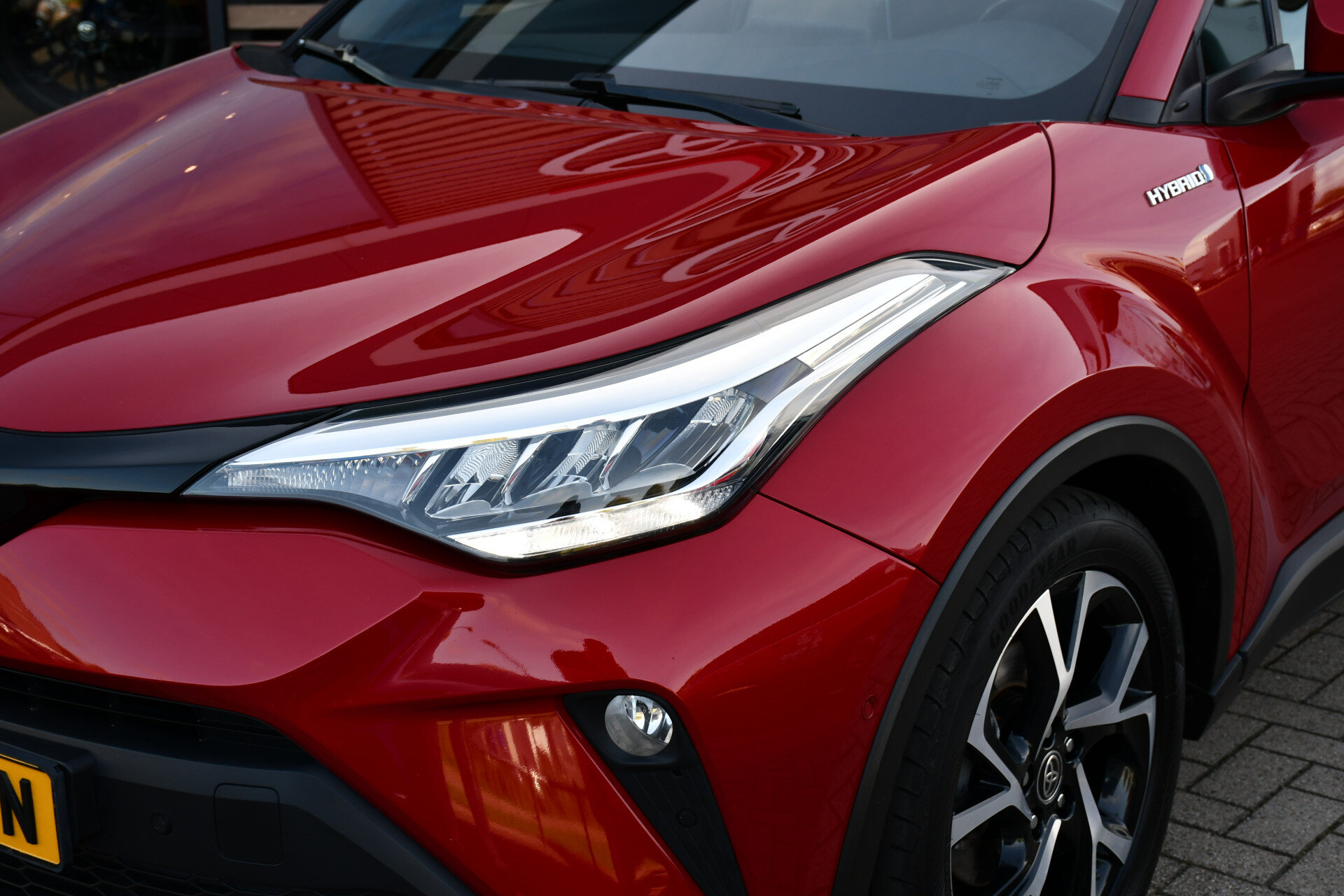 Toyota C-HR 1.8 Hybrid First Edition Limited Automaat 122pk - Afbeelding 2
