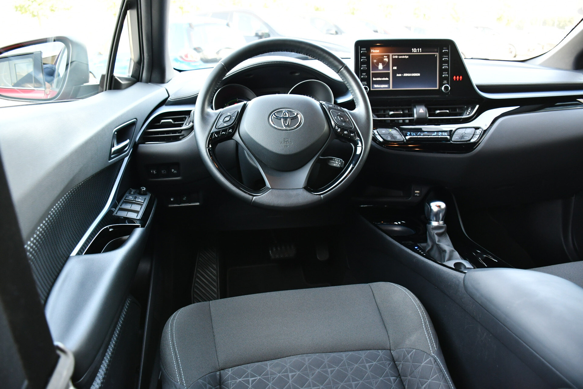 Toyota C-HR 1.8 Hybrid First Edition Limited Automaat 122pk - Afbeelding 3