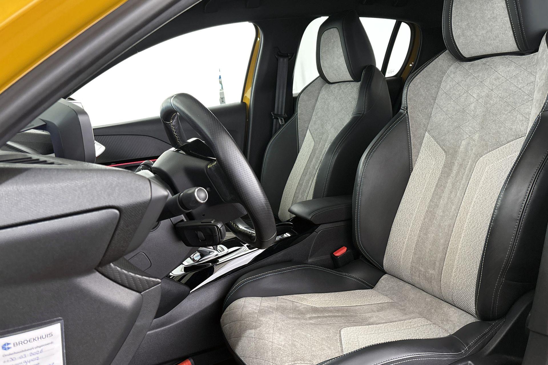 Peugeot e-208