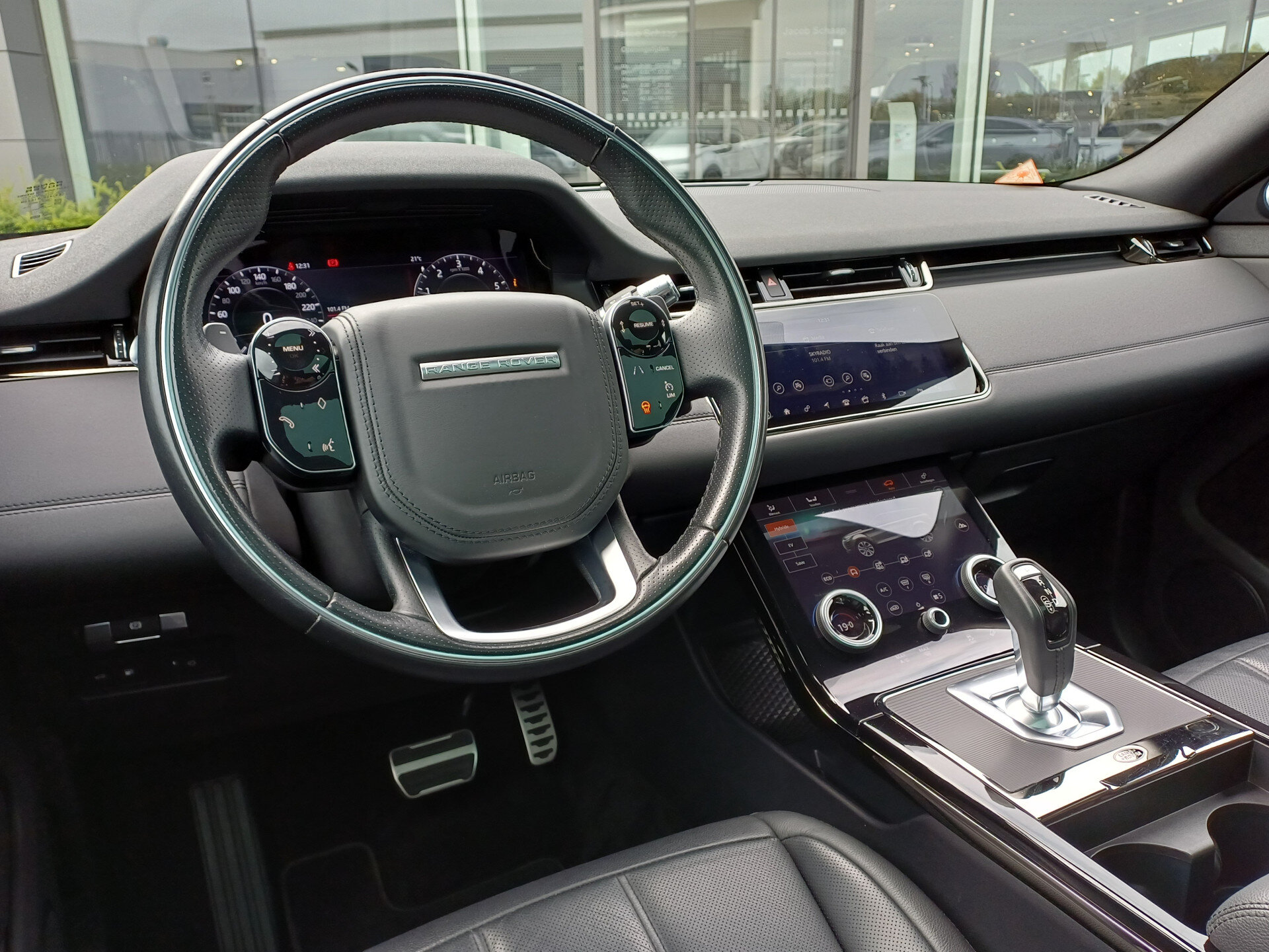 Land Rover Range Rover Evoque P300e 309pk AWD R-Dynamic SE - Afbeelding 2