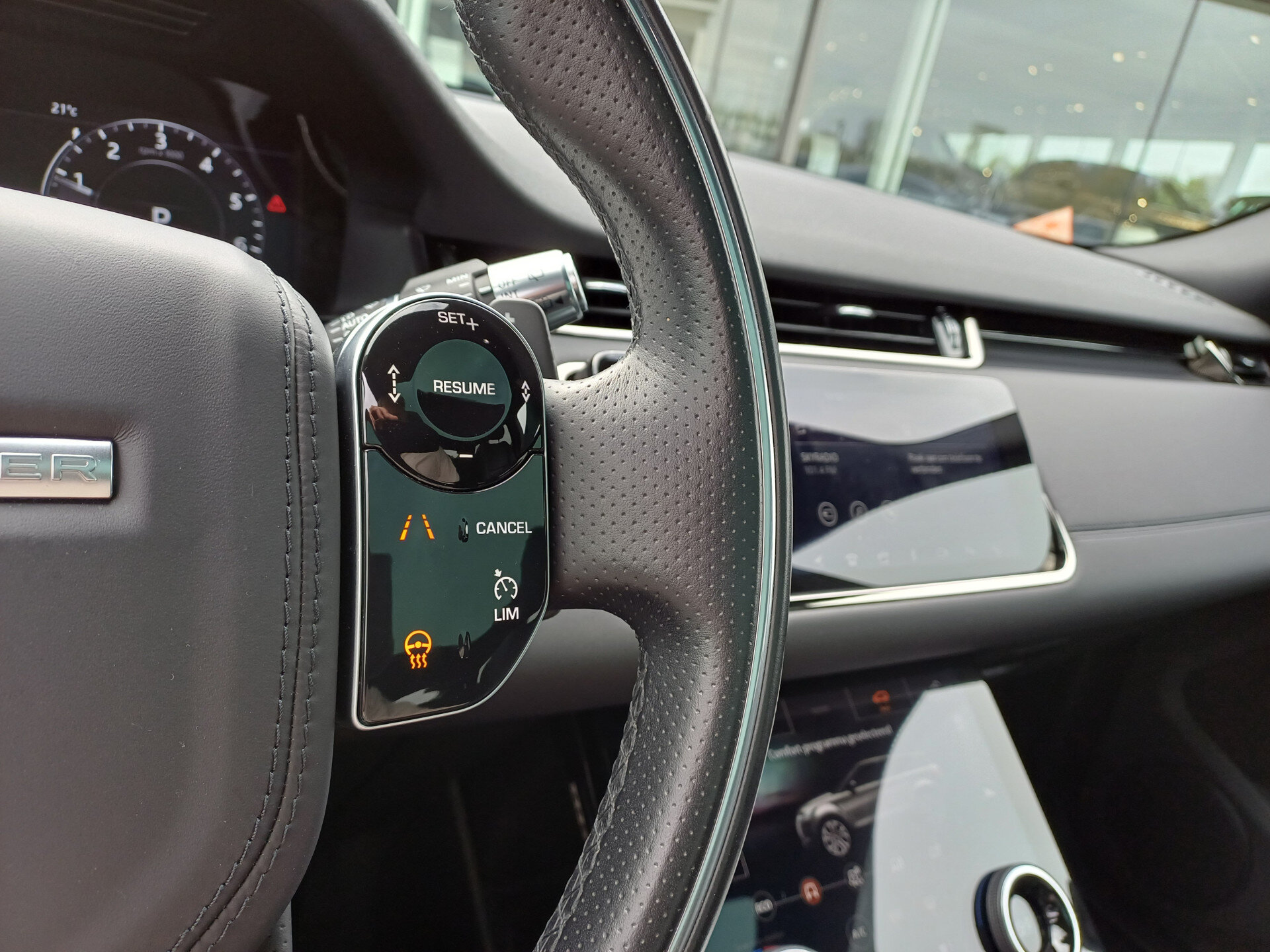 Land Rover Range Rover Evoque P300e 309pk AWD R-Dynamic SE - Afbeelding 3