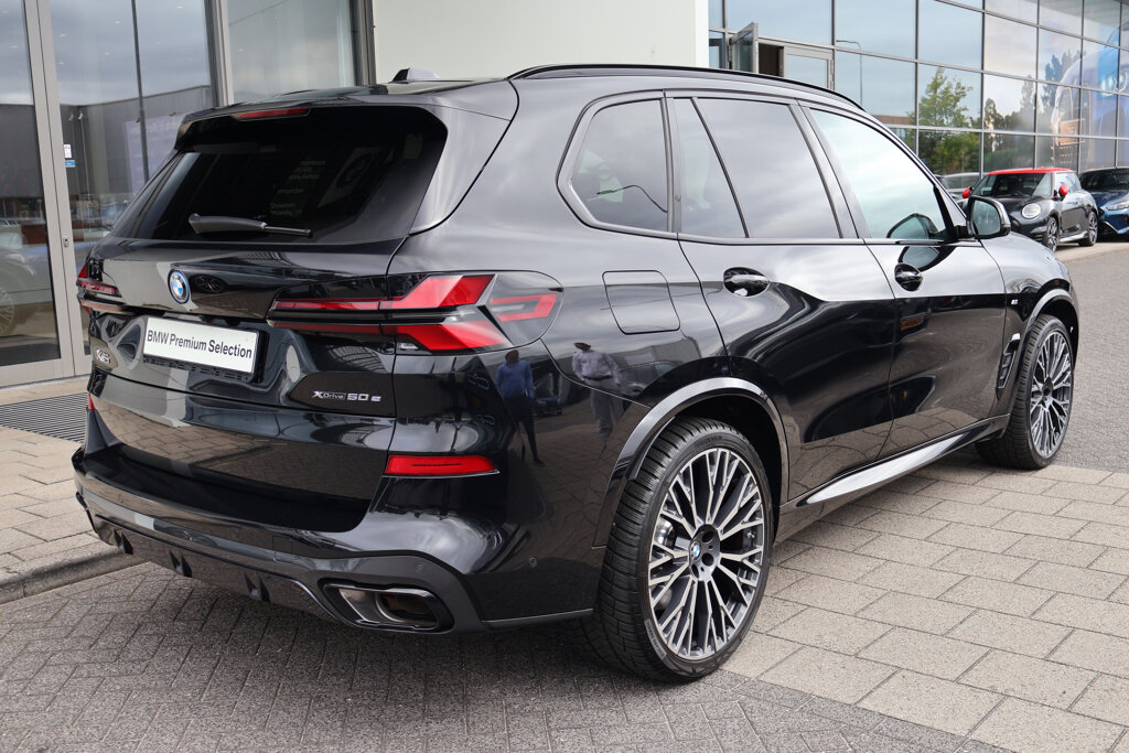BMW X5 8