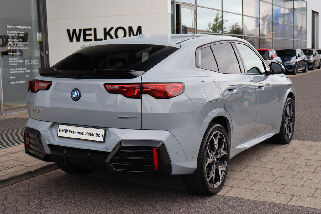 BMW iX2 9