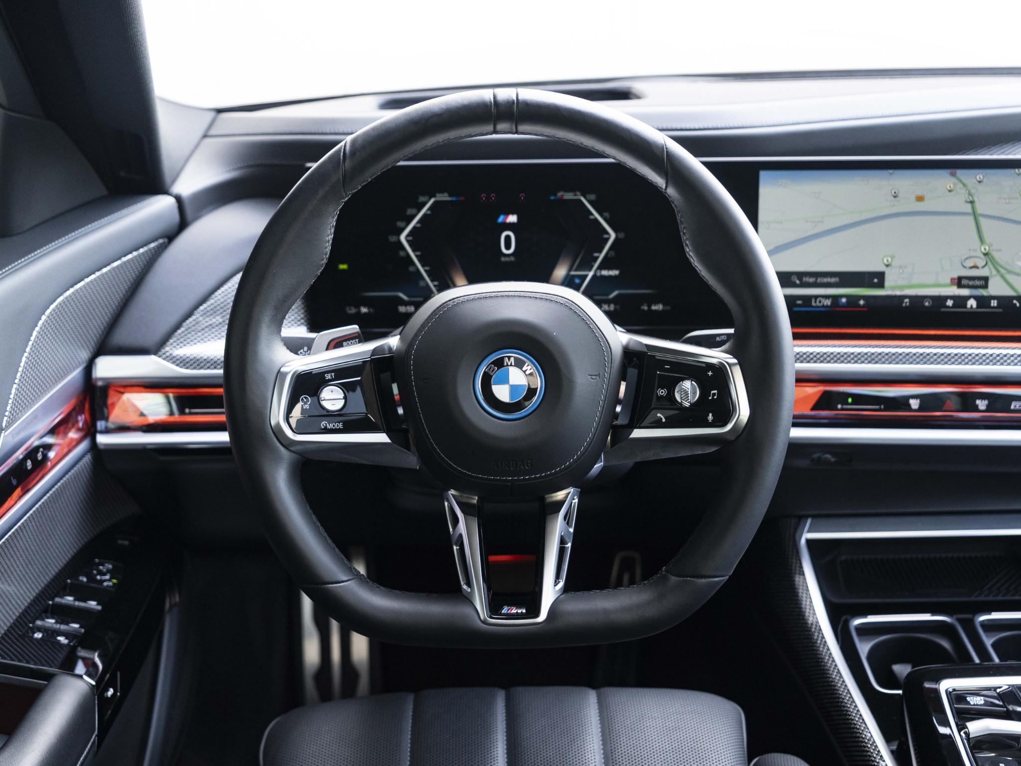 BMW i7
