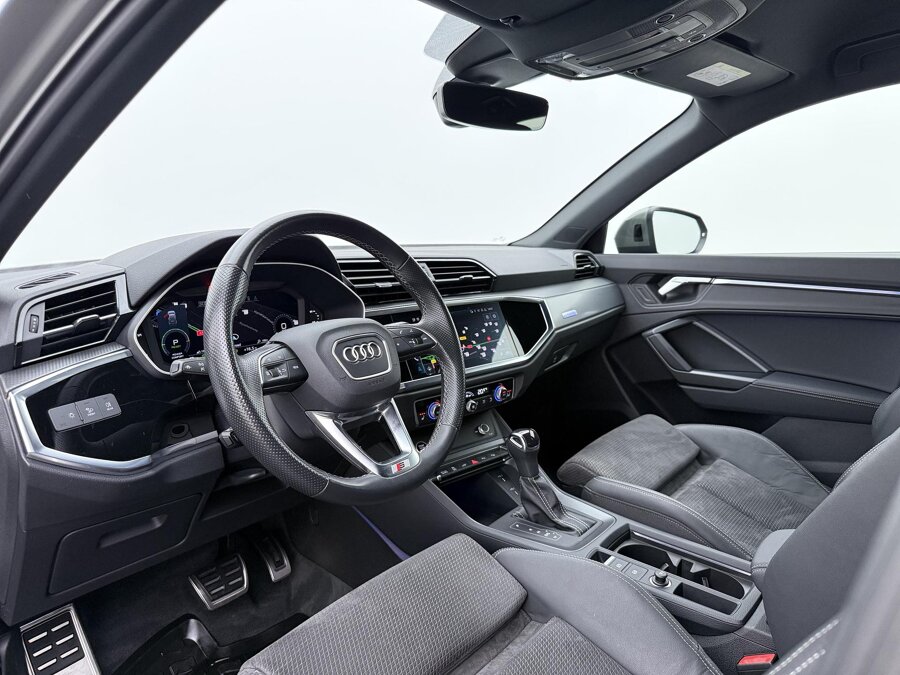Audi Q3 45 TFSI e S-line