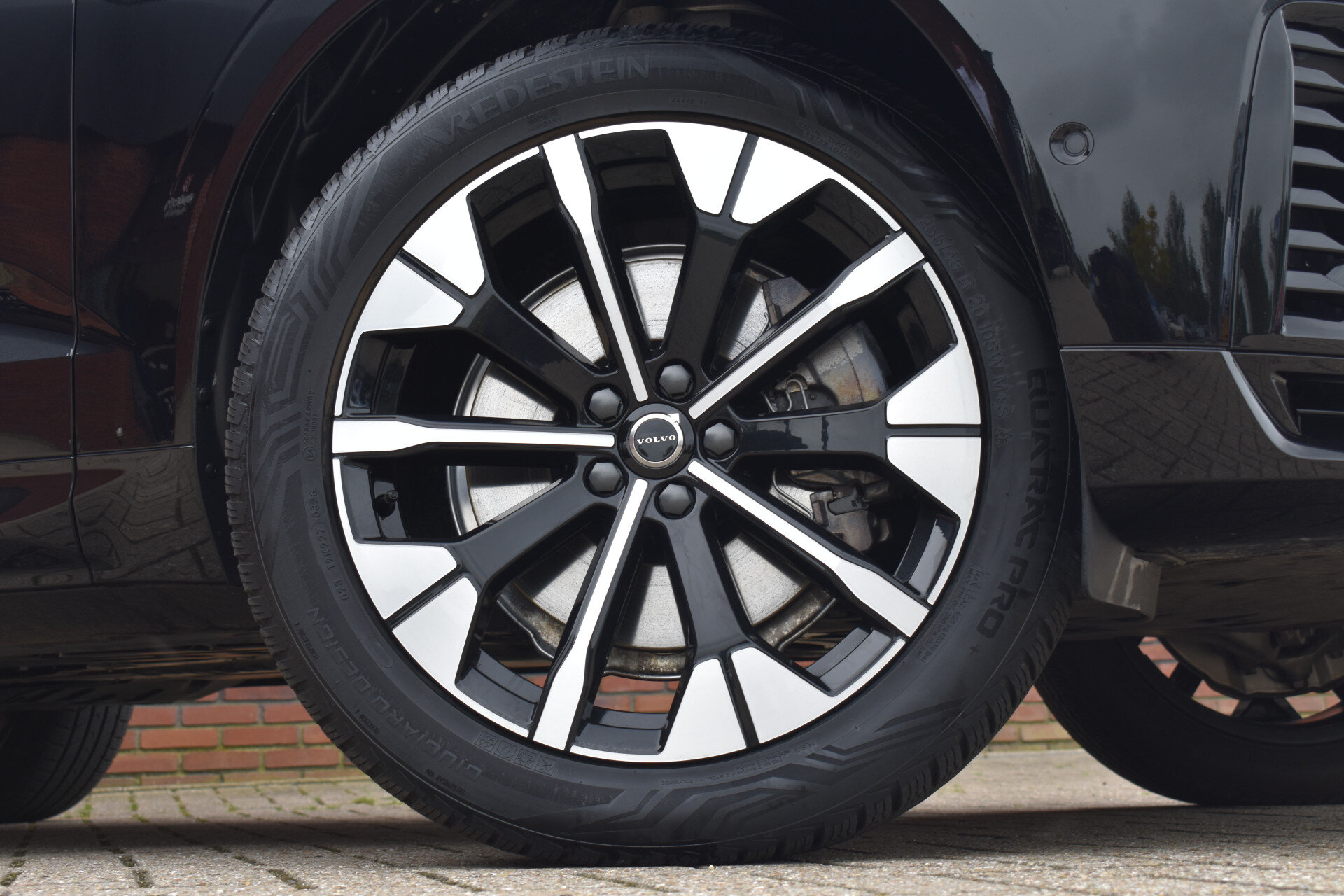 Volvo XC60 T6 350PK Plug-in hybrid AWD Ultra Dark - Afbeelding 4