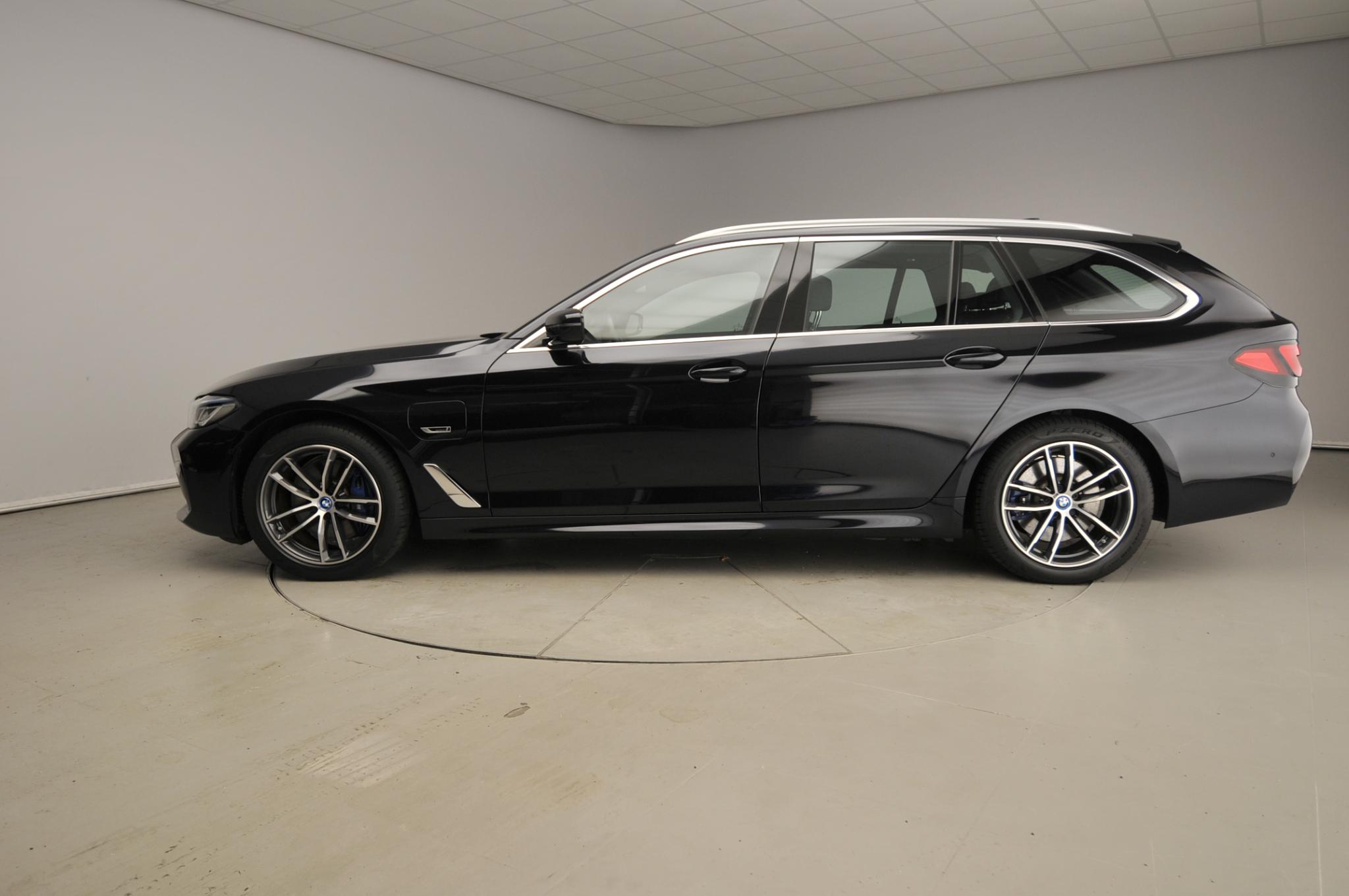 BMW 5 Serie Touring 530e xDrive - Afbeelding 2