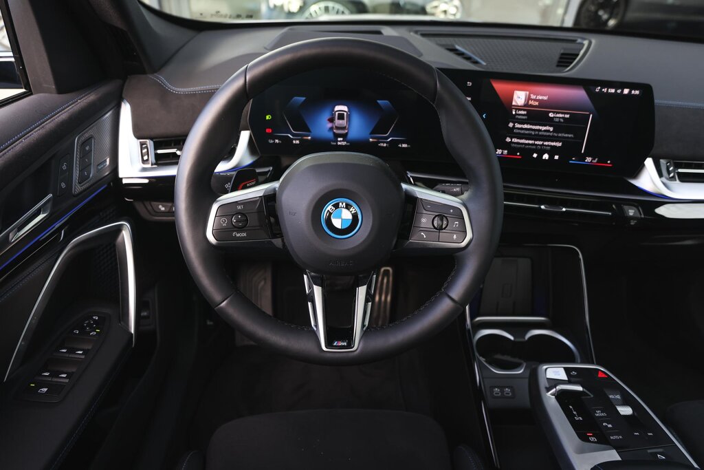 BMW iX1 3