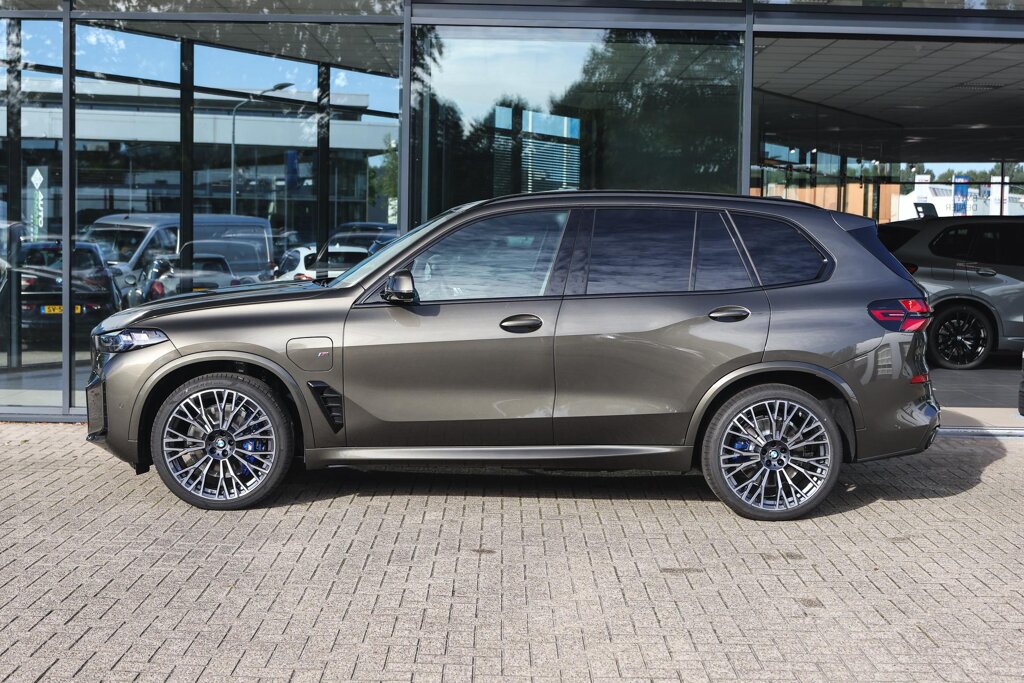 BMW X5 8
