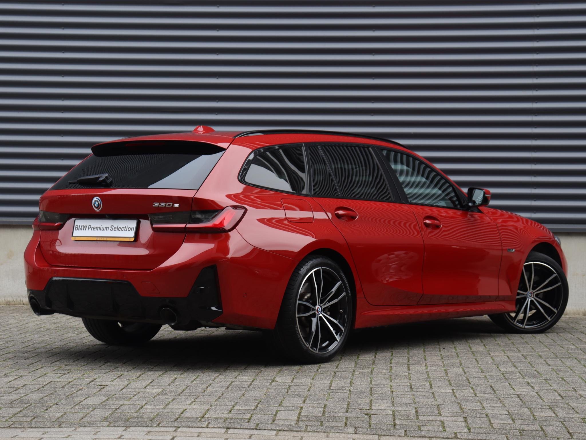 BMW 3 Serie Touring 330e - Afbeelding 2