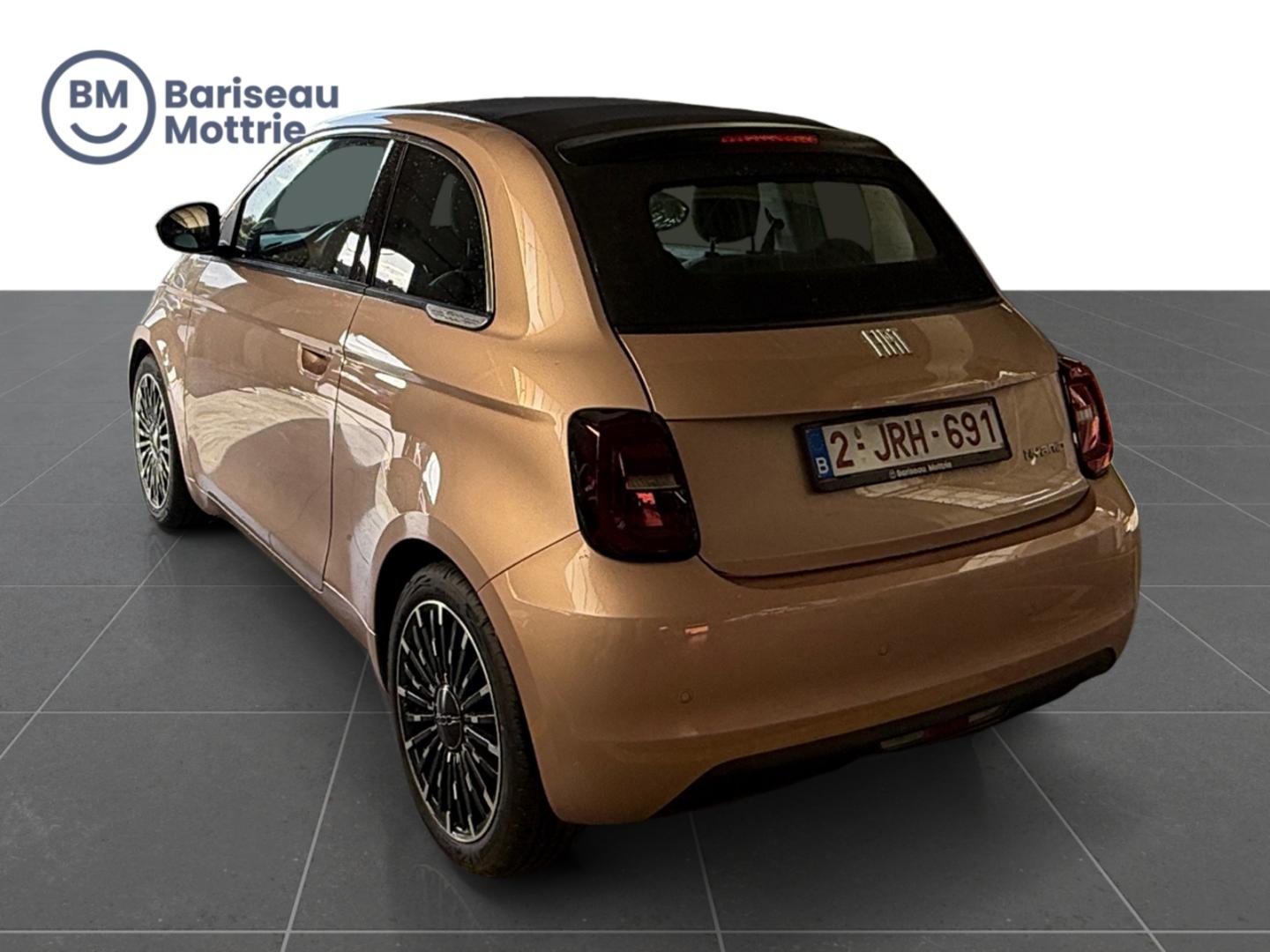 Fiat 500 1.0 MHEV La Prima 3 1 3d 48kW - Image 4