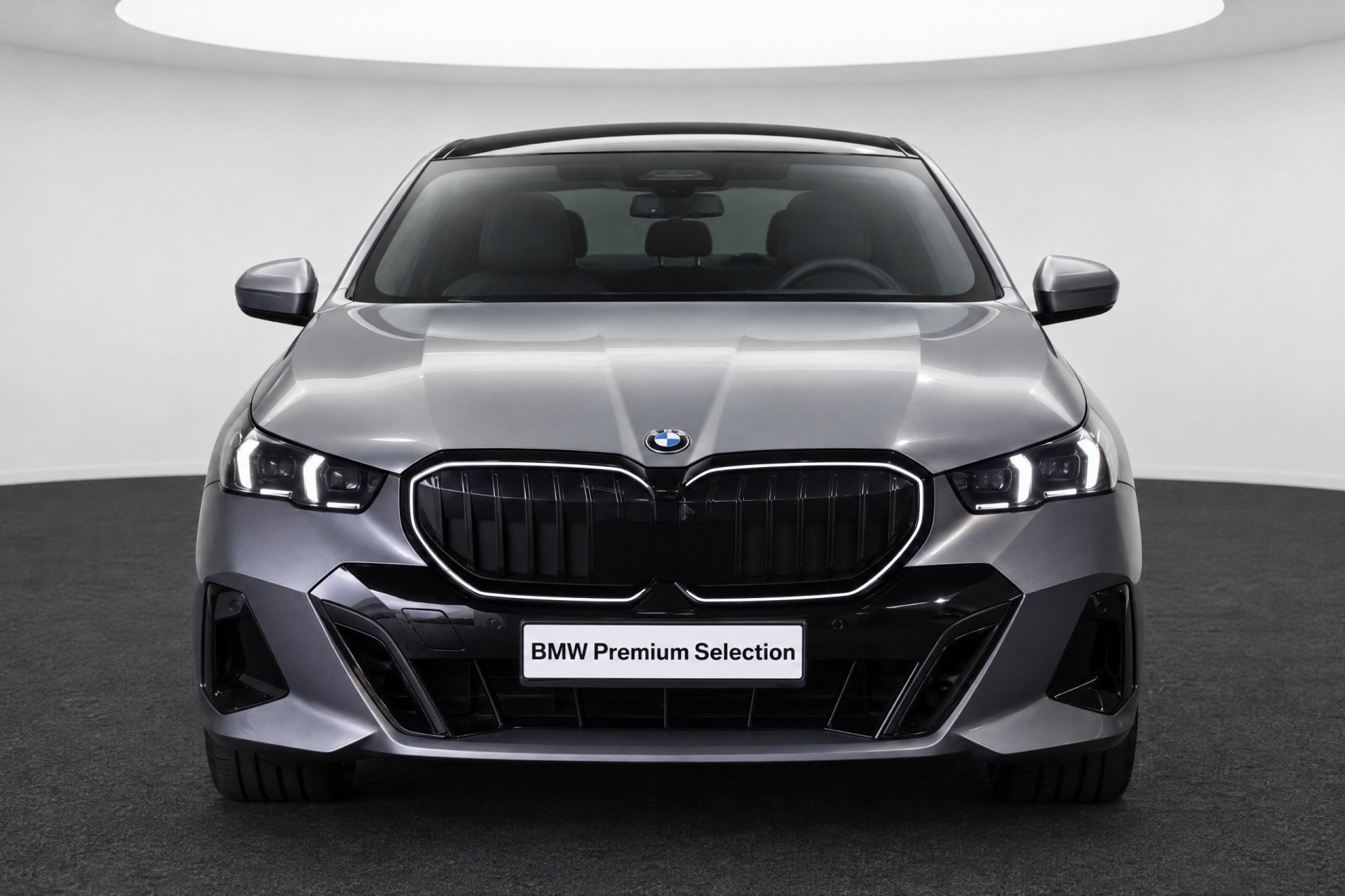 BMW 5 Serie 550e xDrive M Sport Automaat