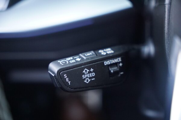 cruise control adaptief met Stop&Go cruise control adaptief met Stop&Go
