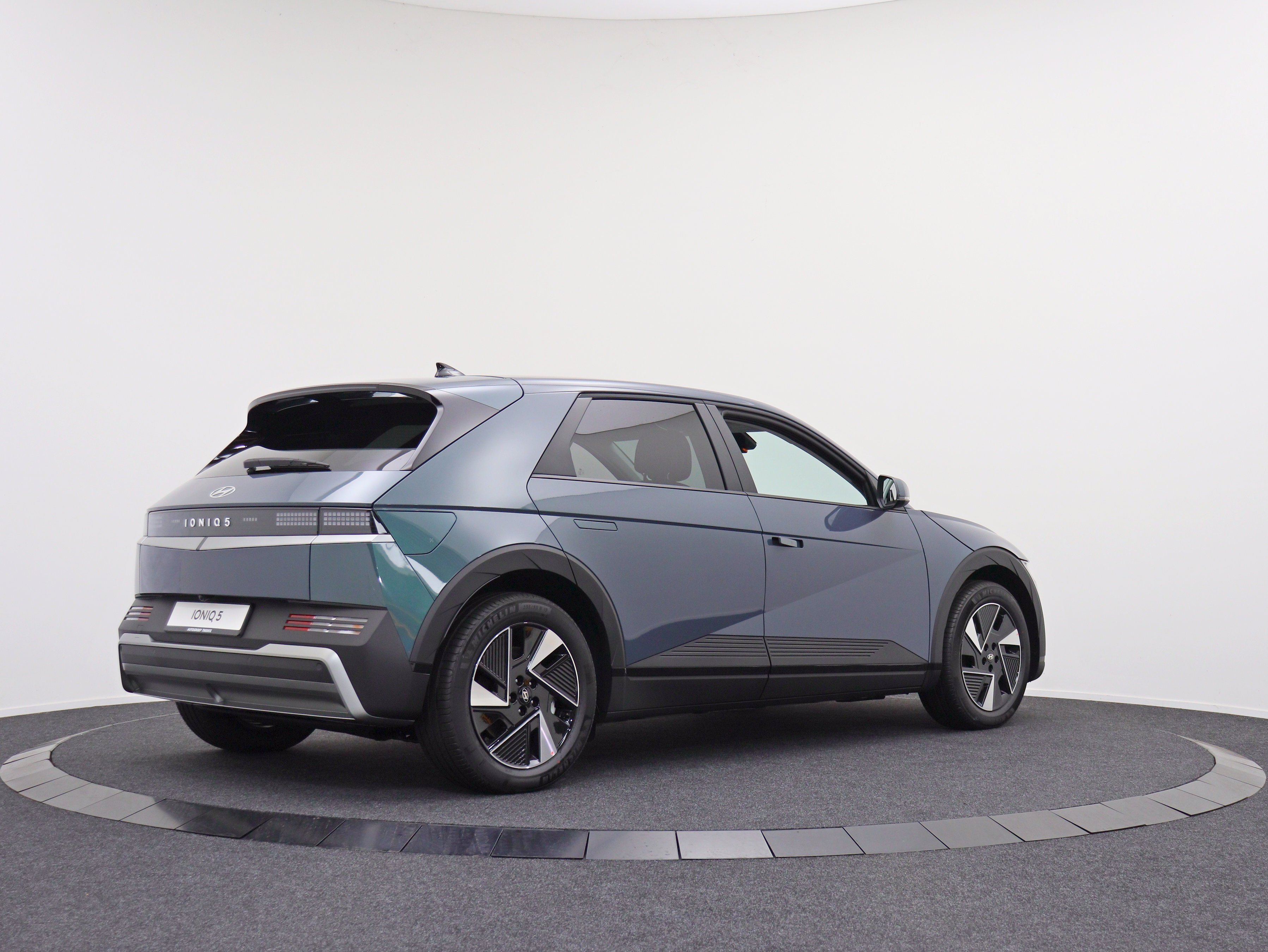 Hyundai IONIQ 5 Electric 84 kWh Pure Edition