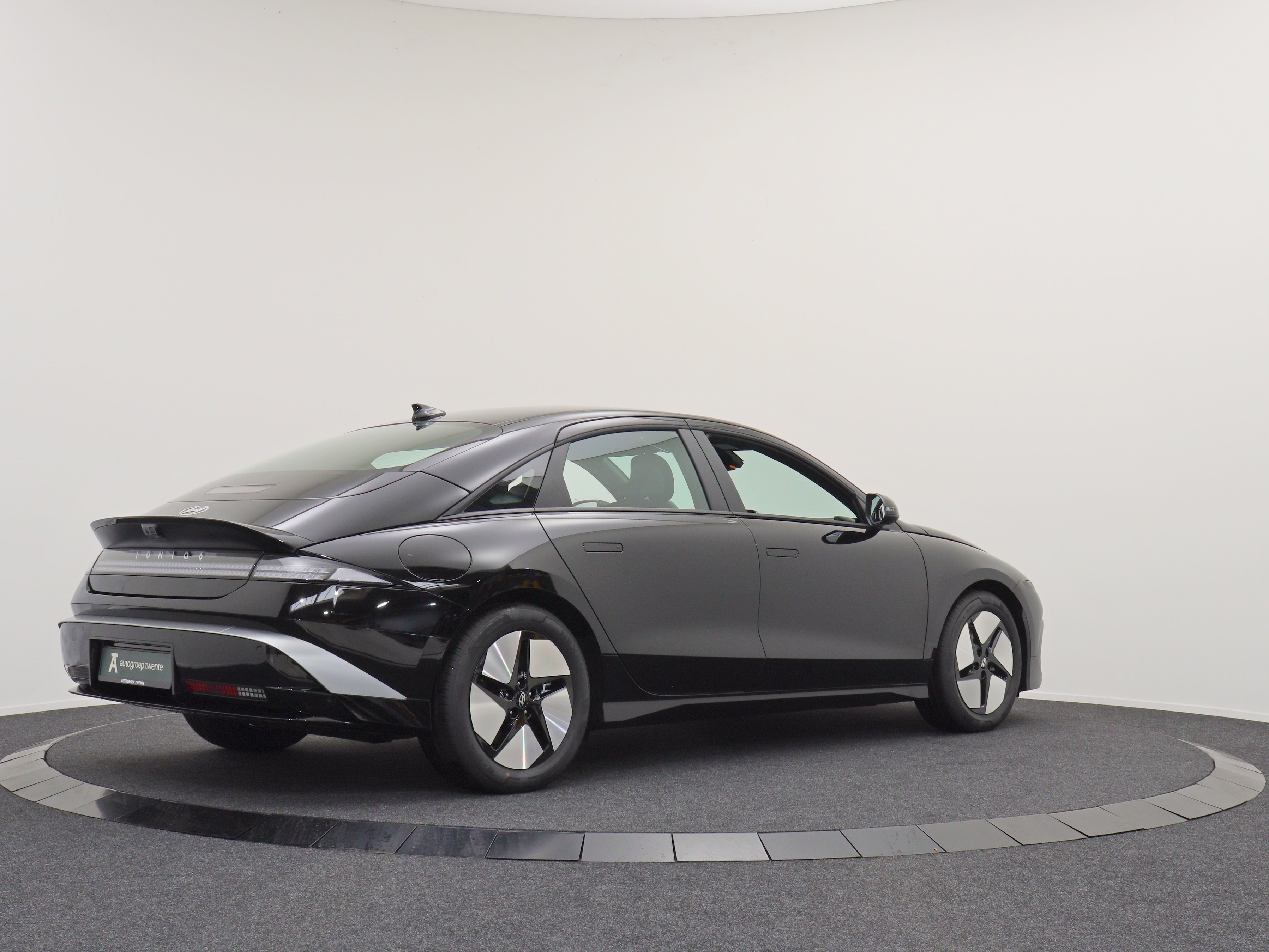 Hyundai IONIQ 6 Electric 63 kWh Pure Edition