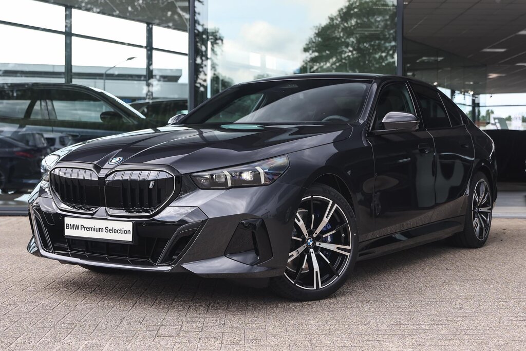 BMW i5 1