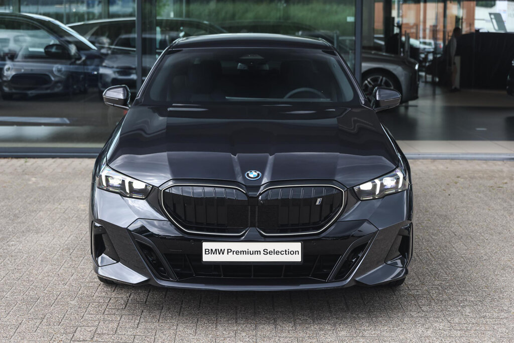 BMW i5 5