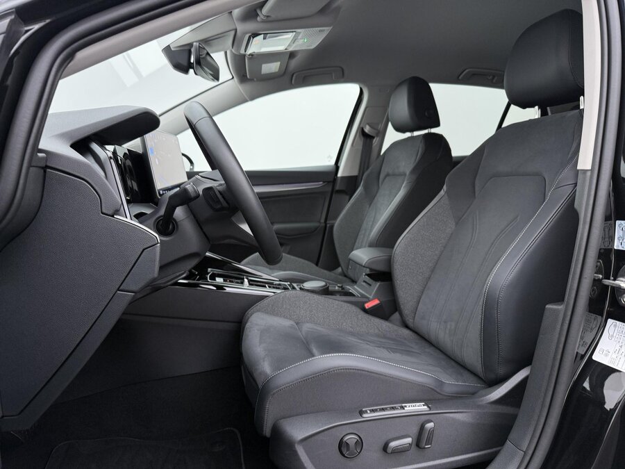 Volkswagen Golf 1.5 eHybrid Style