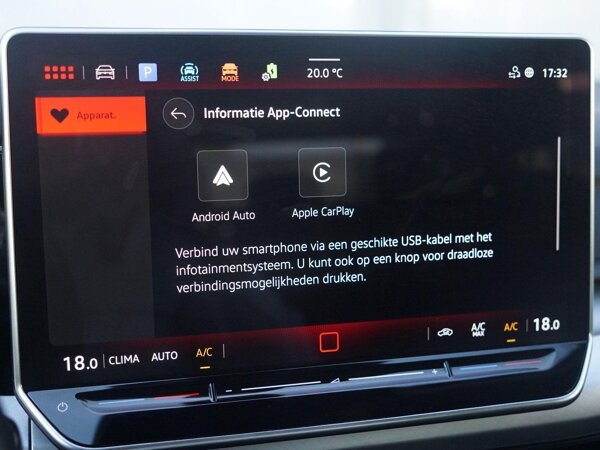 Apple Carplay/Android Auto Apple Carplay/Android Auto