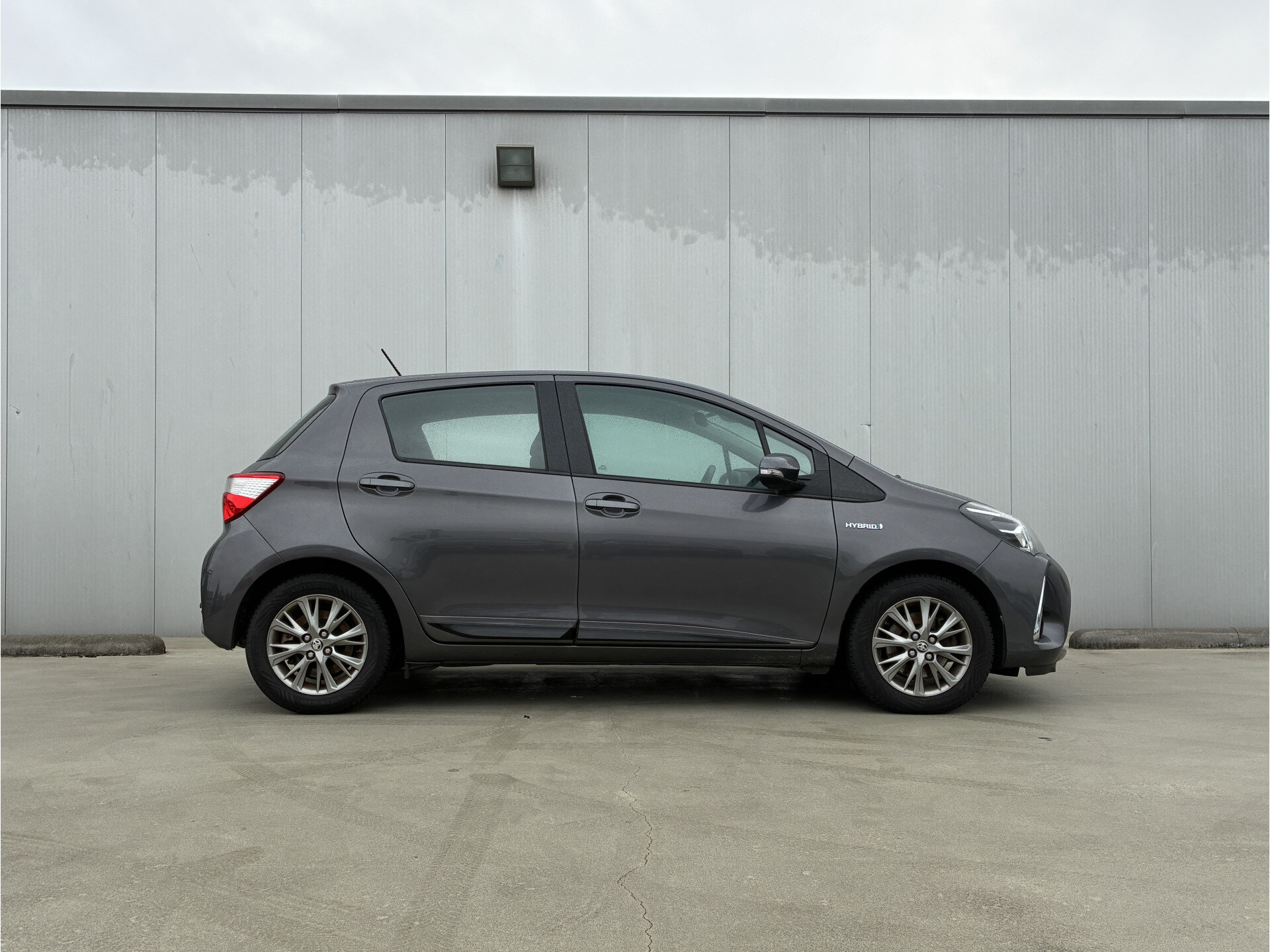 Toyota Yaris 1.5 Hybrid Design - Afbeelding 3