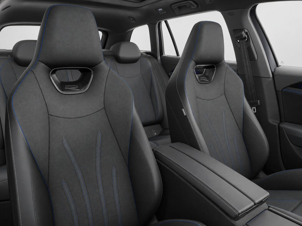 Volkswagen Passat Variant 1.5 eHybrid R-Line Edition 272PK DSG Panoramadak, Trekhaak, Black Style, Leder, Memorystoelen, Harman Kardon Audio, Head-Up Display, 19" LM Velgen, Elektr. Achterklep - Afbeelding 4