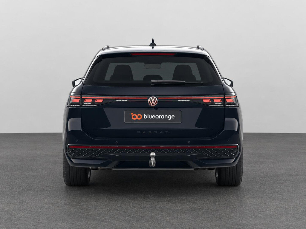 Volkswagen Passat Variant 1.5 eHybrid R-Line Edition 272PK DSG Panoramadak, Trekhaak, Black Style, Leder, Memorystoelen, Harman Kardon Audio, Head-Up Display, 19" LM Velgen, Elektr. Achterklep - Afbeelding 5